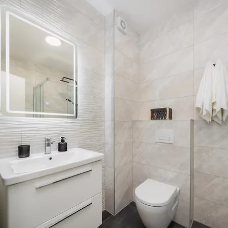 Dalmatian Olive Apartman *